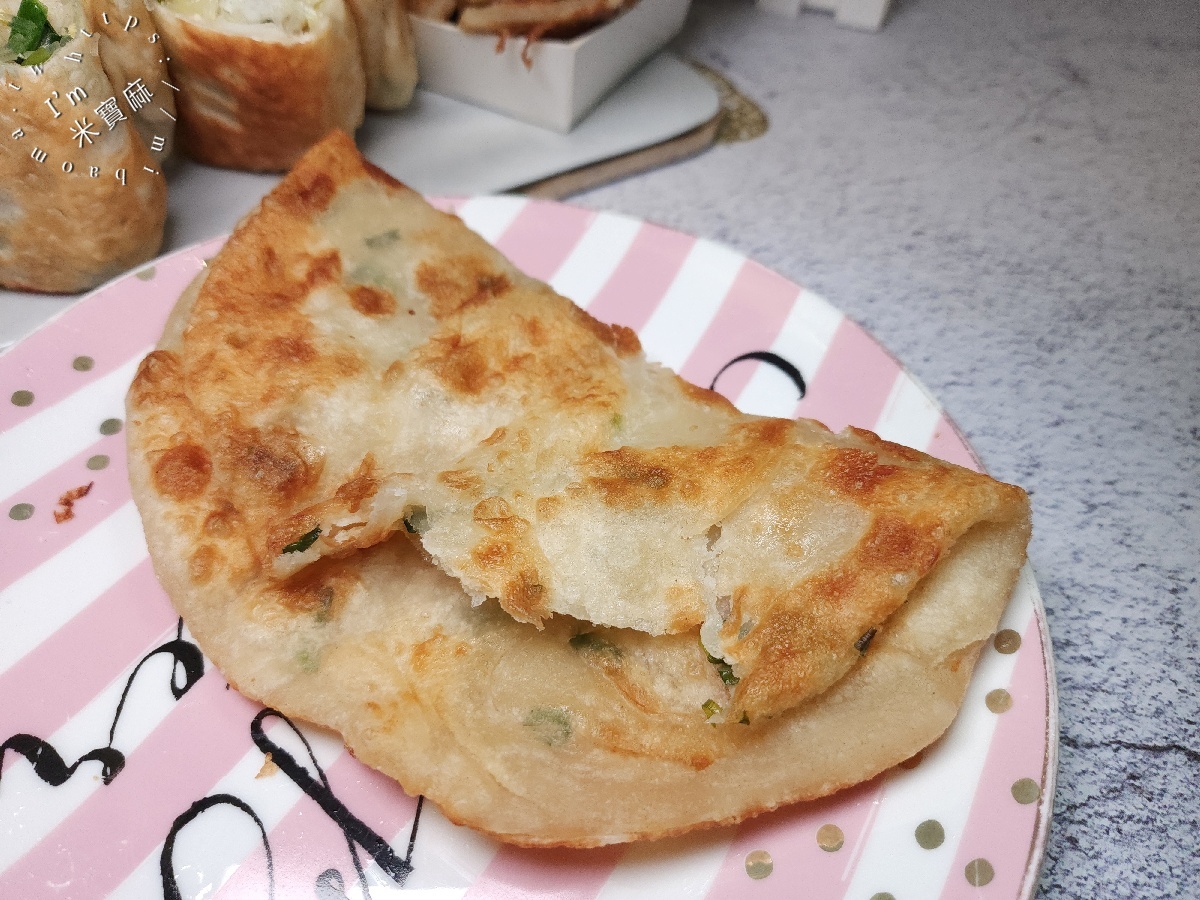 王記豆腐捲|信義安和站美食,乾烙不油膩,銅板價小吃激推,韭菜盒、豆腐捲都很正點 王記豆腐捲|信義安和站美食,乾烙不油膩,銅板價小吃激推,韭菜盒、豆腐捲都很正點