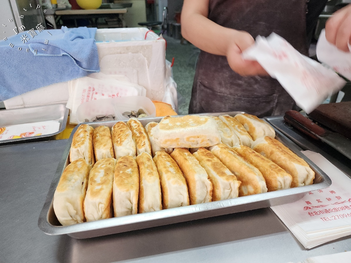 王記豆腐捲|信義安和站美食,乾烙不油膩,銅板價小吃激推,韭菜盒、豆腐捲都很正點 王記豆腐捲|信義安和站美食,乾烙不油膩,銅板價小吃激推,韭菜盒、豆腐捲都很正點