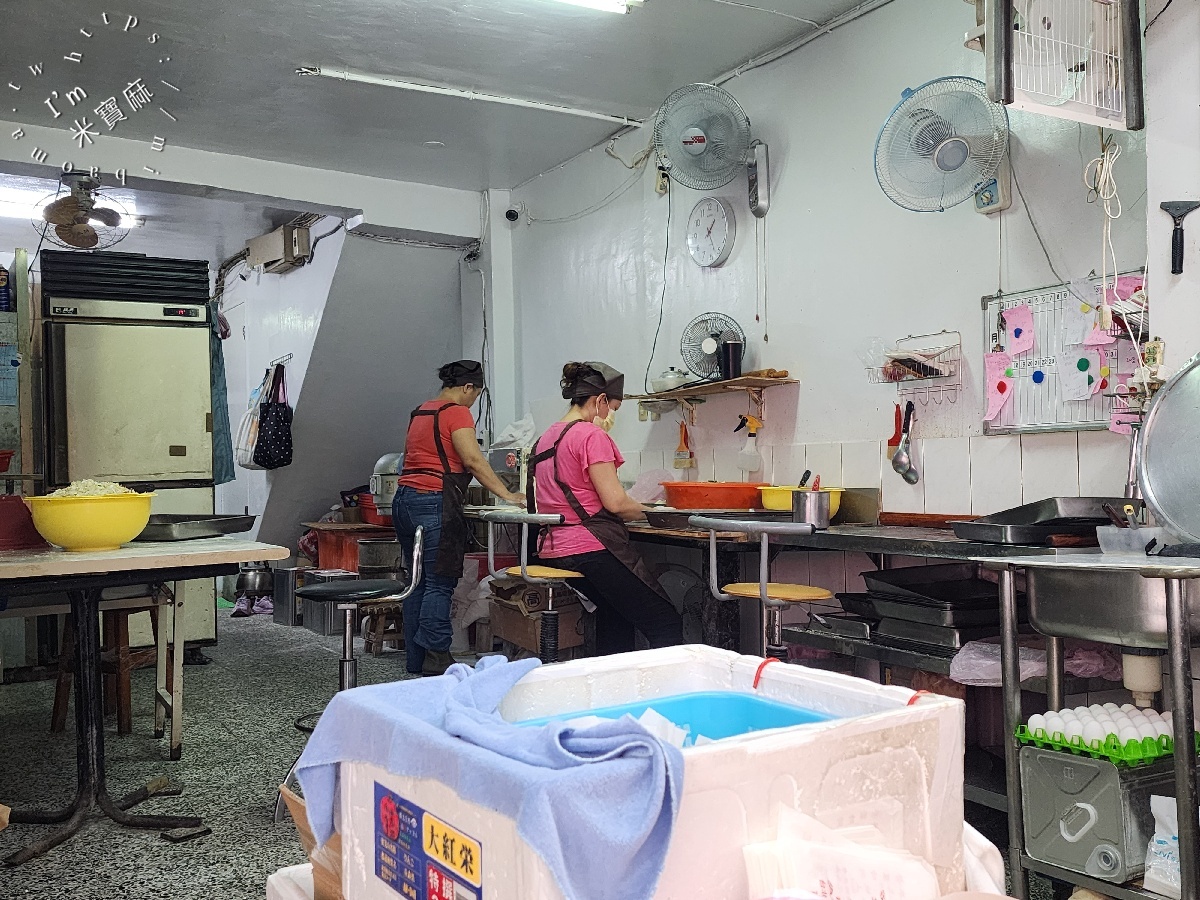 王記豆腐捲｜信義安和站美食，乾烙不油膩，銅板價小吃激推，韭菜盒、豆腐捲都很正點