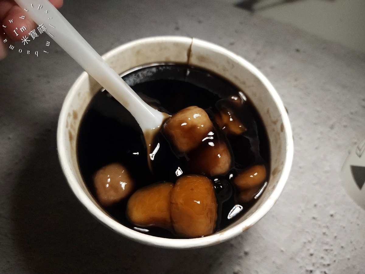 魚媽薏仁露專賣店｜板橋府中甜點推薦，薏仁露綿密細緻、燒仙草料多滿足！