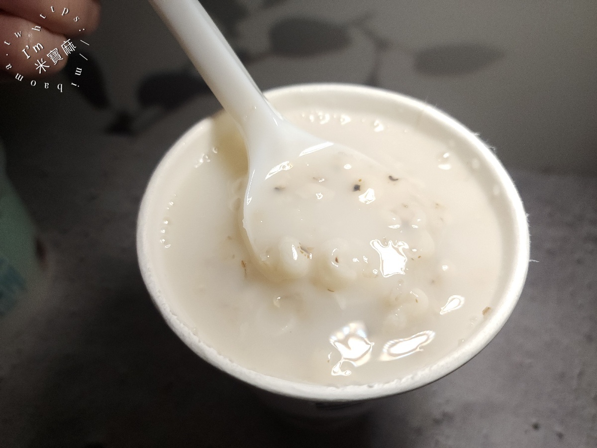 魚媽薏仁露專賣店｜板橋府中甜點推薦，薏仁露綿密細緻、燒仙草料多滿足！