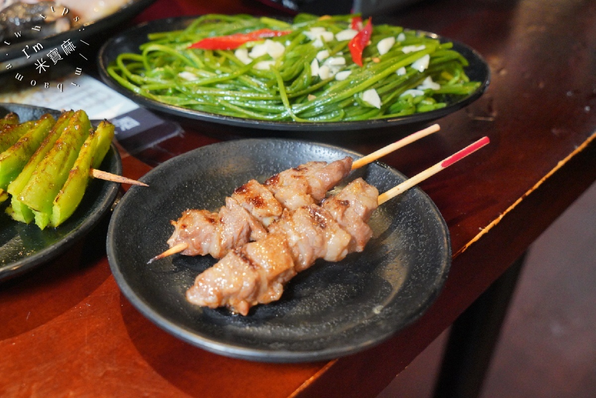雞老闆桶仔雞｜士林美食推薦，聚餐歡唱KTV免費，當月壽星再加碼送生啤酒！