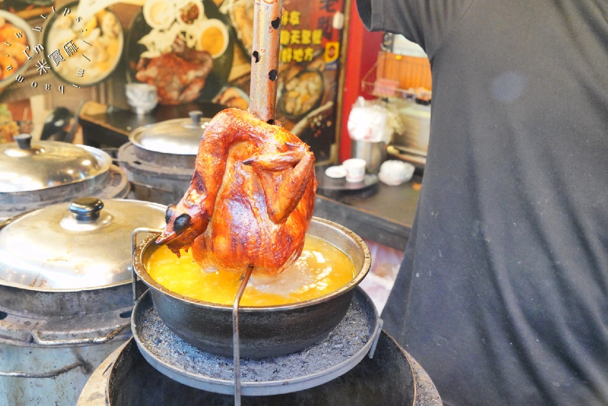 雞老闆桶仔雞｜士林美食推薦，聚餐歡唱KTV免費，當月壽星再加碼送生啤酒！