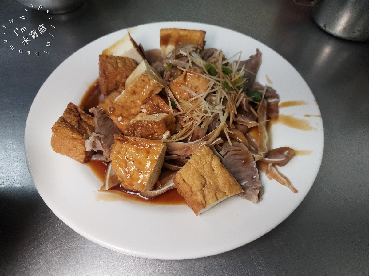 崇光米粉湯（帥哥米粉湯）｜新店在地人激推！銅板價古早味，黑白切、麻醬麵一樣銷魂
