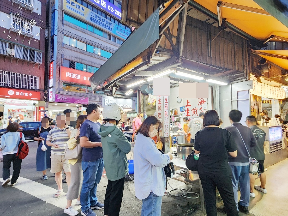 網站近期文章：景美上海生煎包｜排隊人潮不斷！30年在地老滋味，兩種經典口味讓你一試成主顧