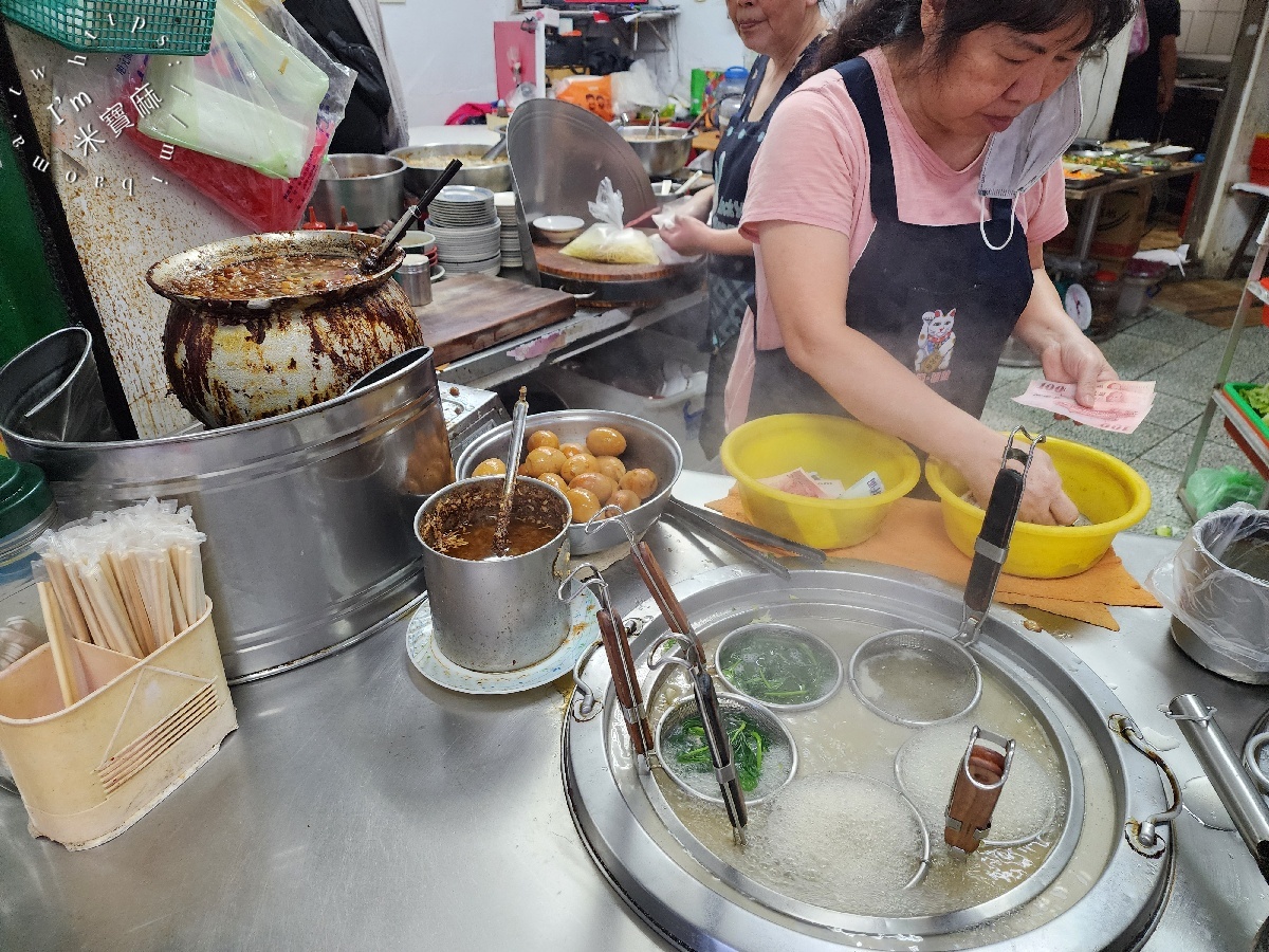 三合麵｜萬華美食老饕激推！必吃古早味小吃，滑嫰三合麵與多樣化魯肉飯、海產麵推薦 (含菜單)