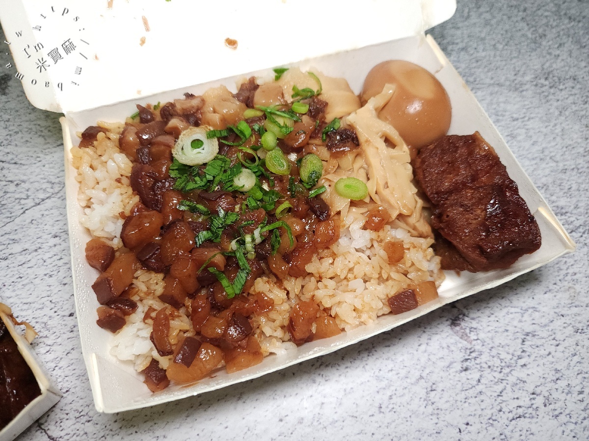 壹等品霸王豬腳中壢中央店|中壢美食,必吃老街溪站美食,蹄膀飯、魯肉飯外帶內用都美味! 壹等品霸王豬腳中壢中央店|中壢美食,必吃老街溪站美食,蹄膀飯、魯肉飯外帶內用都美味!