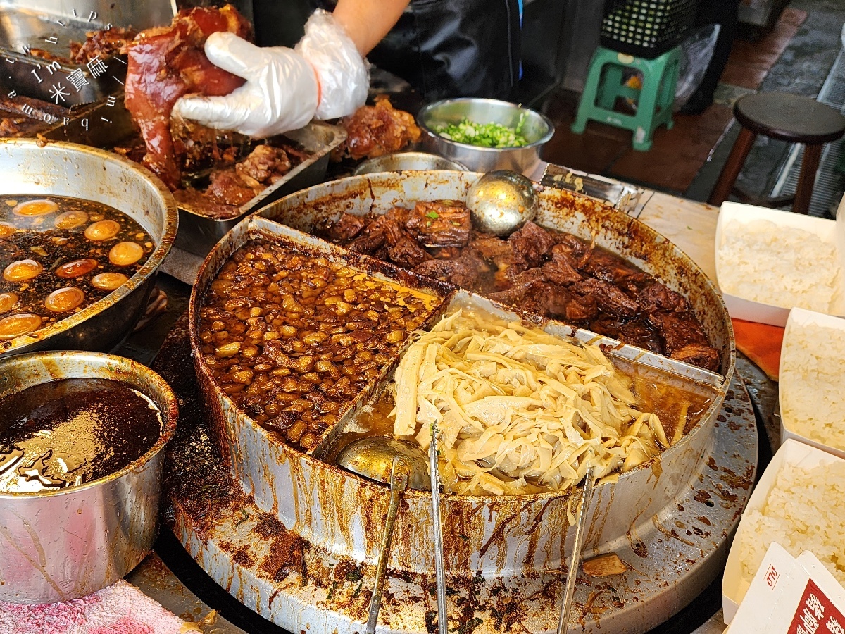 壹等品霸王豬腳中壢中央店|中壢美食,必吃老街溪站美食,蹄膀飯、魯肉飯外帶內用都美味! 壹等品霸王豬腳中壢中央店|中壢美食,必吃老街溪站美食,蹄膀飯、魯肉飯外帶內用都美味!