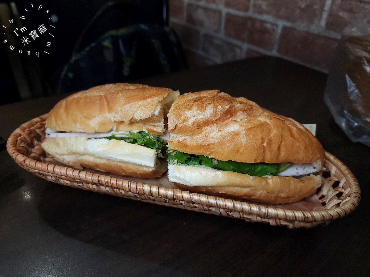 AoDai奧黛越南料理｜萬華美食，道地風味河粉、法國麵包，感受秒飛越南的用餐氛圍