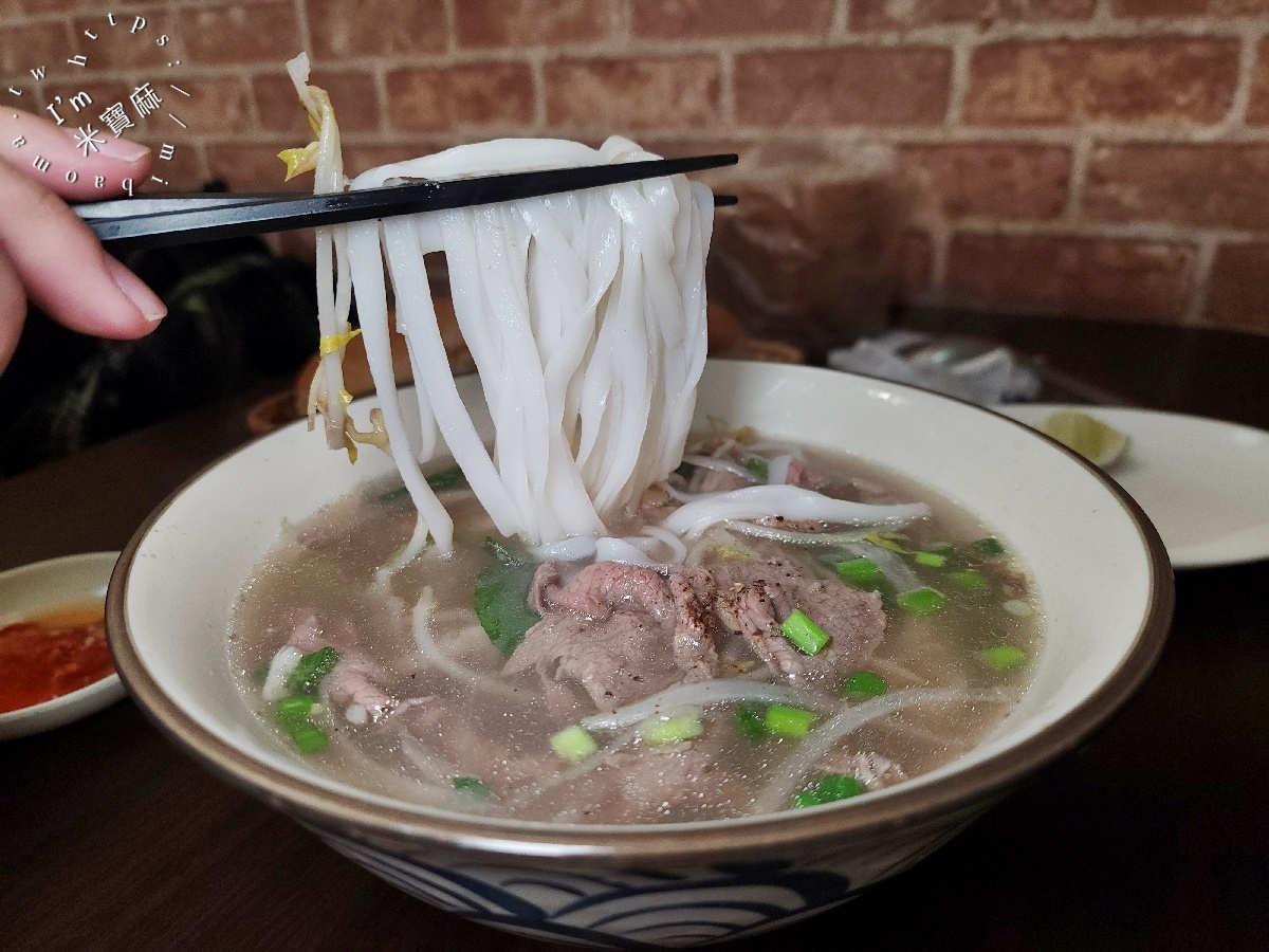 AoDai奧黛越南料理｜萬華美食，道地風味河粉、法國麵包，感受秒飛越南的用餐氛圍