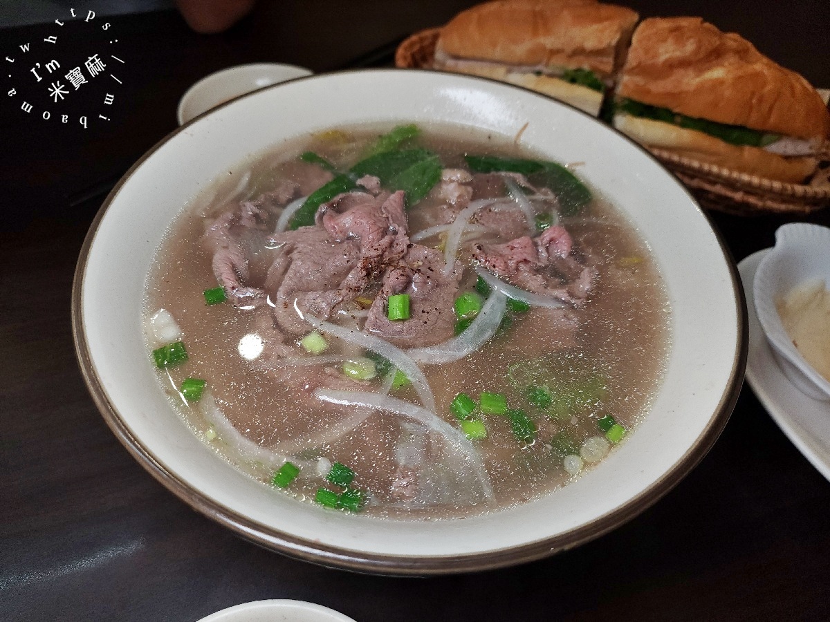 AoDai奧黛越南料理｜萬華美食，道地風味河粉、法國麵包，感受秒飛越南的用餐氛圍