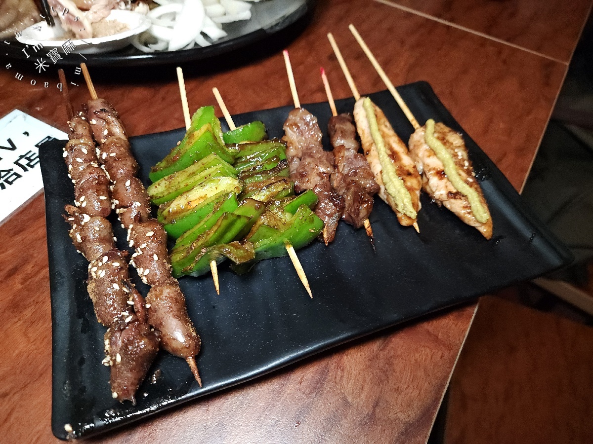 雞老闆桶仔雞景美店｜在地人激推！超值優惠與免費KTV，讓你吃飽唱翻天！