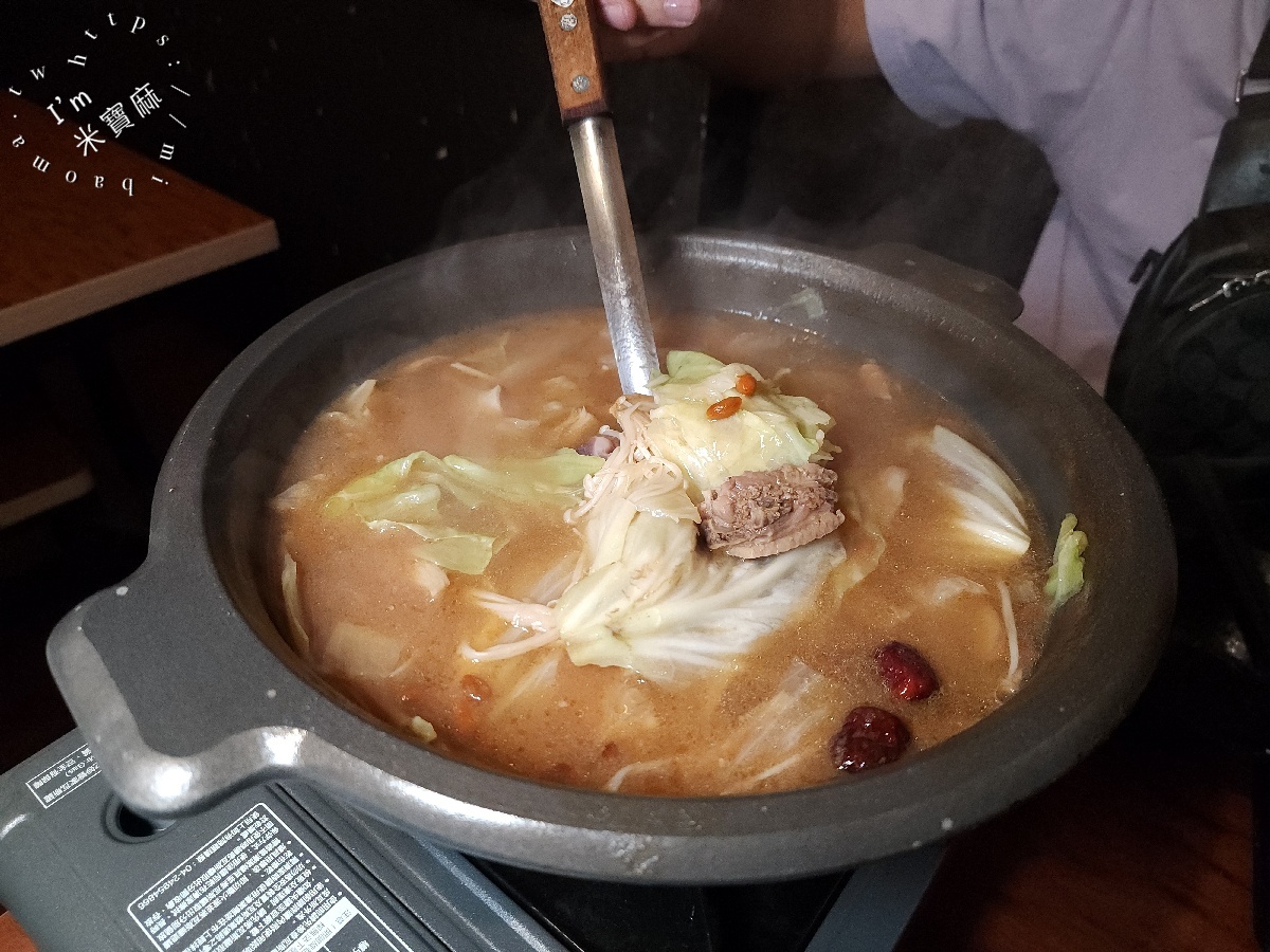 雞老闆桶仔雞景美店｜在地人激推！超值優惠與免費KTV，讓你吃飽唱翻天！