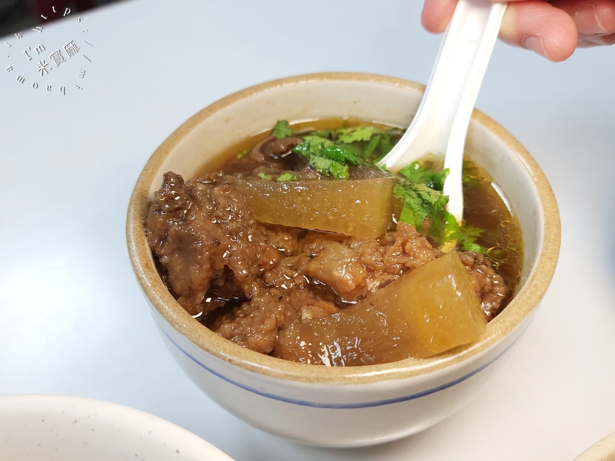 哥弟筒仔米糕｜永和美食，30年老店必吃筒仔米糕、排骨酥湯，從小吃到大的老味道！