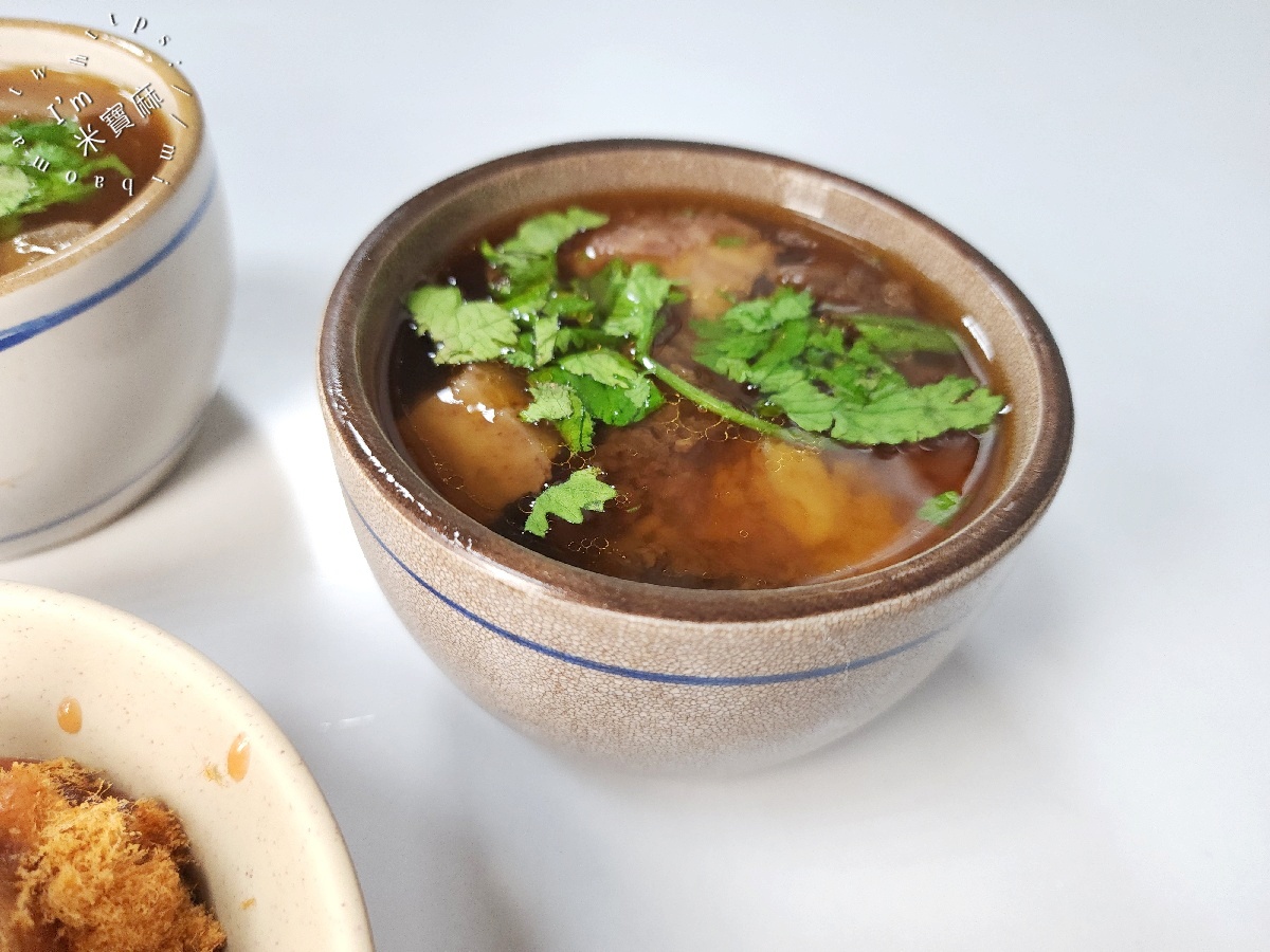 哥弟筒仔米糕｜永和美食，30年老店必吃筒仔米糕、排骨酥湯，從小吃到大的老味道！