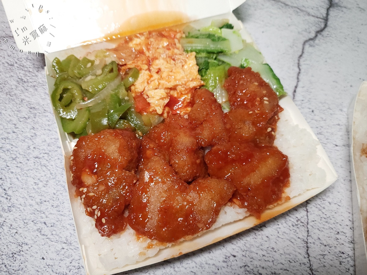 505雞大王｜板橋美食，大雞排、排骨飯百元有找，份量超滿足