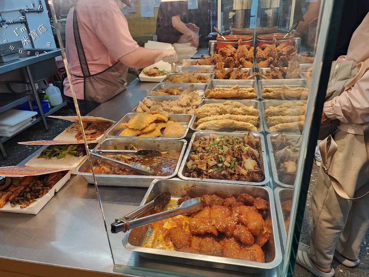505雞大王｜板橋美食，大雞排、排骨飯百元有找，份量超滿足