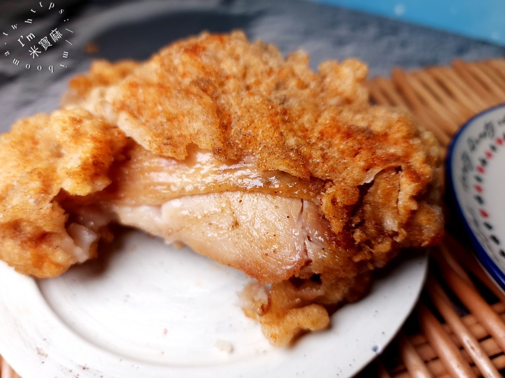 泗源炸雞｜樂華夜市美食，酥脆外皮、多汁內餡，宵夜加菜首選