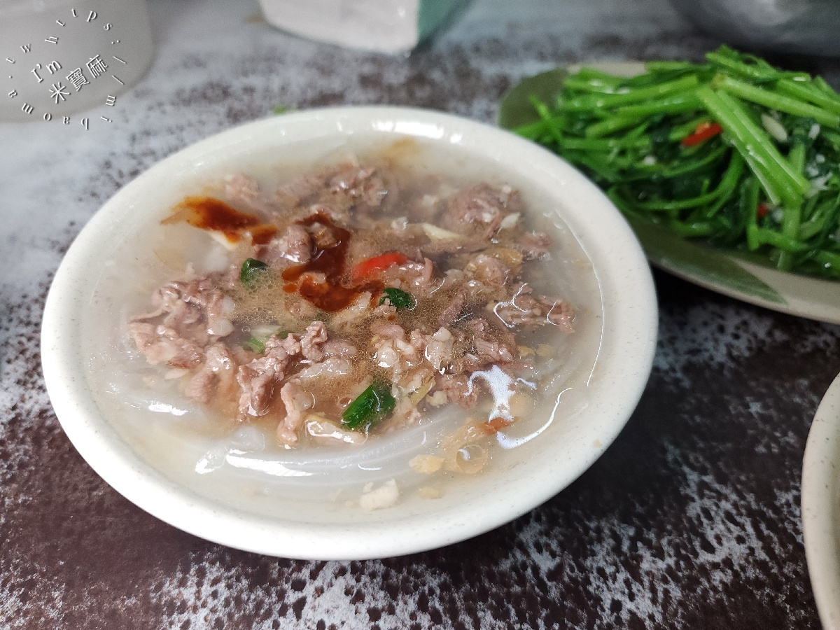 新莊羊肉榮|新莊美食,在地15年老饕激推!必吃羊肉飯、羊肉羹、招牌蒜頭辣椒醬油 新莊羊肉榮|新莊美食,在地15年老饕激推!必吃羊肉飯、羊肉羹、招牌蒜頭辣椒醬油