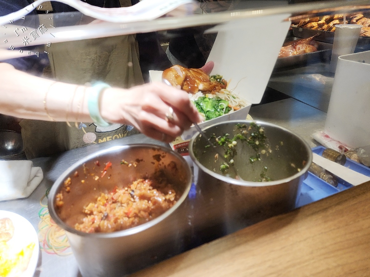 葉記港式燒臘｜台北中山區燒臘，老饕必吃三寶飯、脆皮燒肉與多汁雞腿便當，捷運松江南京站美食