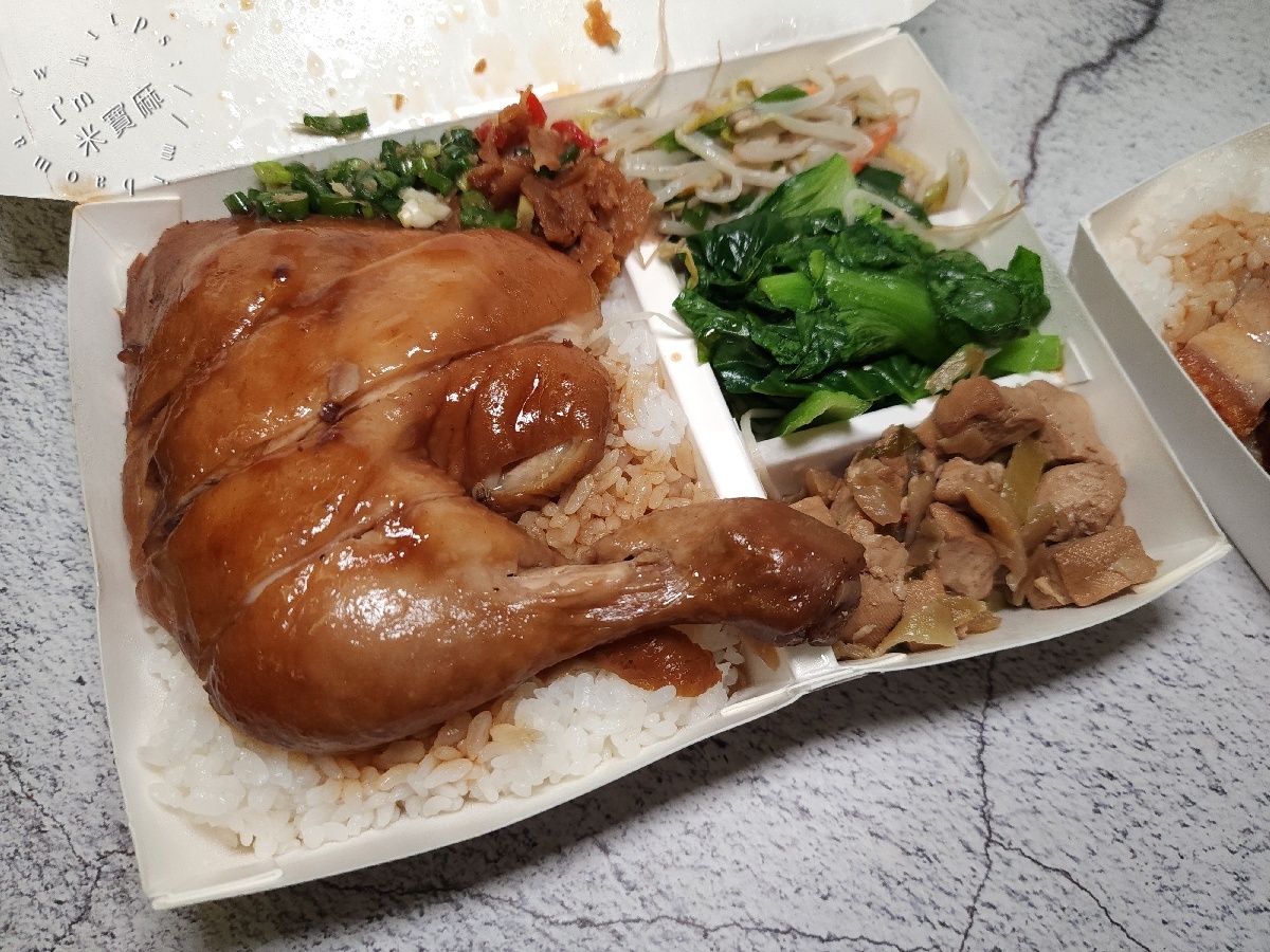 葉記港式燒臘｜台北中山區燒臘，老饕必吃三寶飯、脆皮燒肉與多汁雞腿便當，捷運松江南京站美食