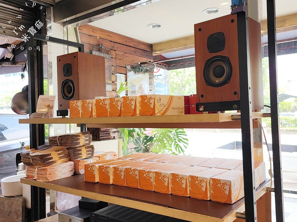 小鎮手工蛋糕｜松山區美食，超厚芋泥蛋糕必吃！巧克力豆捲、生乳捲人氣推薦，預訂制人氣蛋糕店