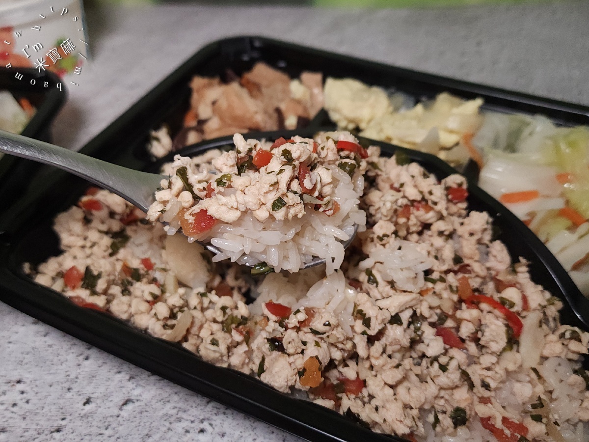 龍一海南雞 新埔店|板橋美食,必吃海南雞腿飯、打拋雞胸飯,捷運新埔站美食推薦 龍一海南雞 新埔店|板橋美食,必吃海南雞腿飯、打拋雞胸飯,捷運新埔站美食推薦