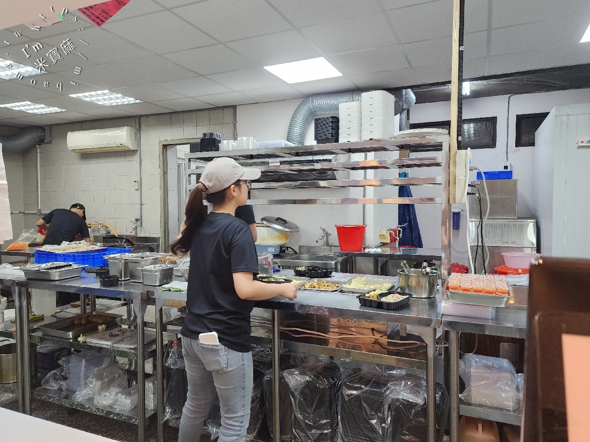 龍一海南雞 新埔店|板橋美食,必吃海南雞腿飯、打拋雞胸飯,捷運新埔站美食推薦 龍一海南雞 新埔店|板橋美食,必吃海南雞腿飯、打拋雞胸飯,捷運新埔站美食推薦