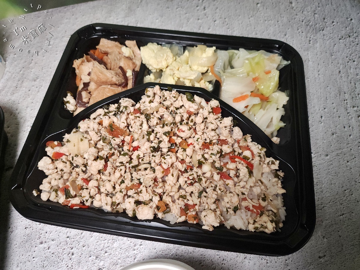 龍一海南雞 新埔店|板橋美食,必吃海南雞腿飯、打拋雞胸飯,捷運新埔站美食推薦 龍一海南雞 新埔店|板橋美食,必吃海南雞腿飯、打拋雞胸飯,捷運新埔站美食推薦