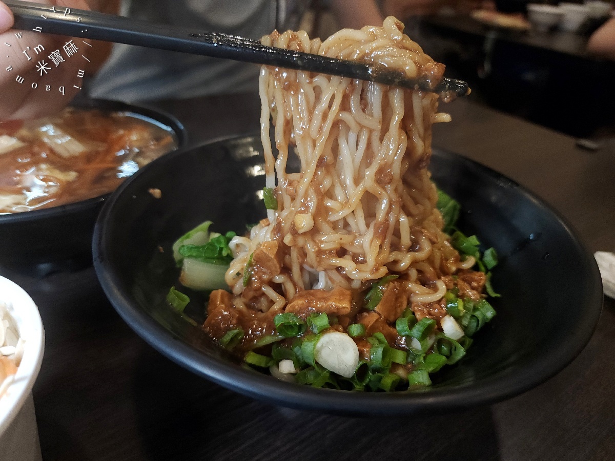 平津小北平麵食|永和頂溪站必吃北方麵食,牛肉捲餅、韭菜水餃、炸醬麵、豆沙鍋餅一次滿足 平津小北平麵食|永和頂溪站必吃北方麵食,牛肉捲餅、韭菜水餃、炸醬麵、豆沙鍋餅一次滿足