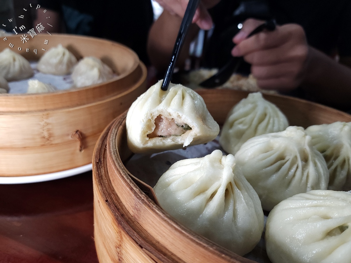 月半小點 南北麵點專賣｜比漾廣場美食推薦，炒飯鍋氣十足、鍋貼爆汁、小籠湯包必點，頂溪站人氣麵點店