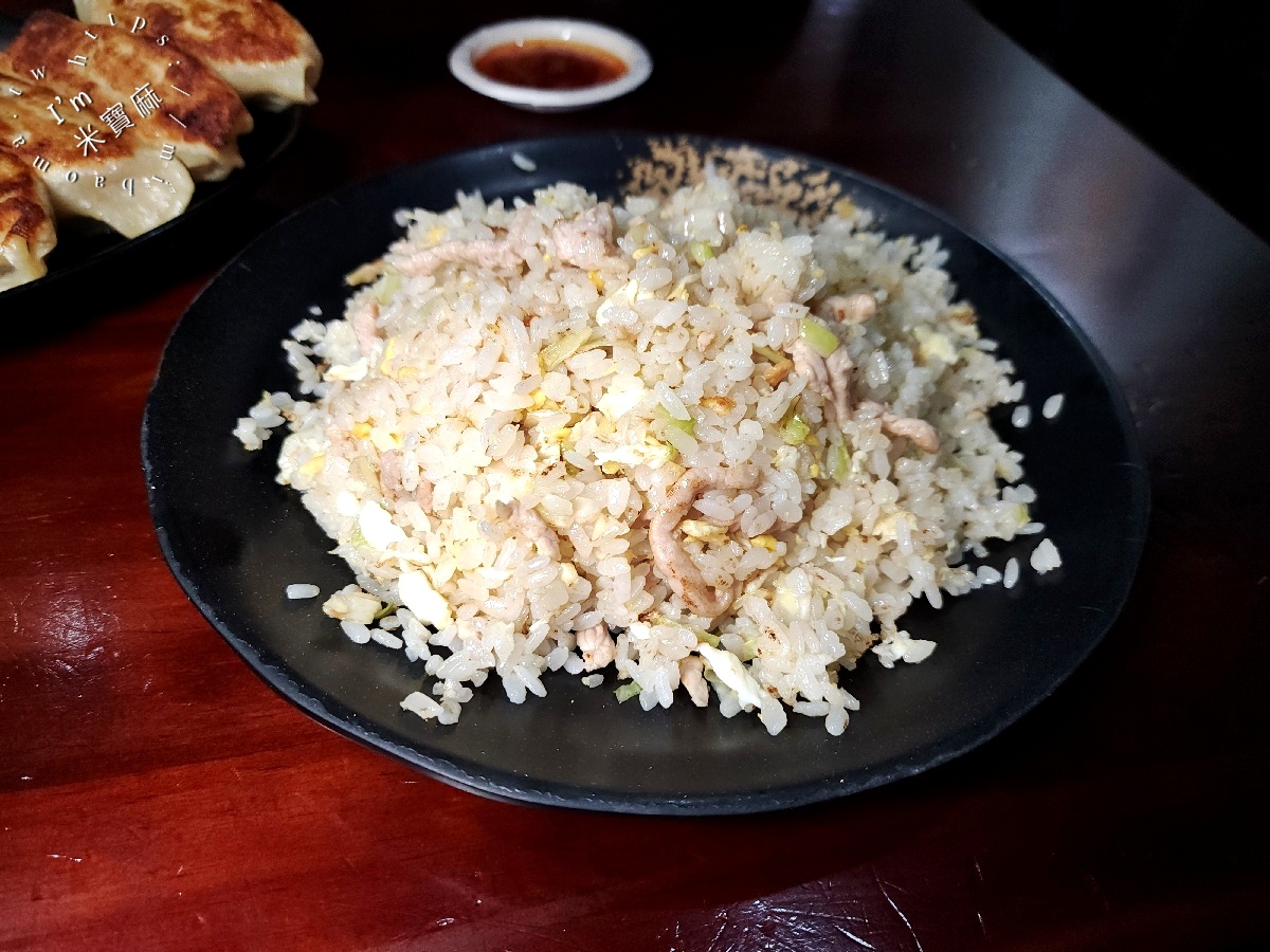 月半小點 南北麵點專賣｜比漾廣場美食推薦，炒飯鍋氣十足、鍋貼爆汁、小籠湯包必點，頂溪站人氣麵點店
