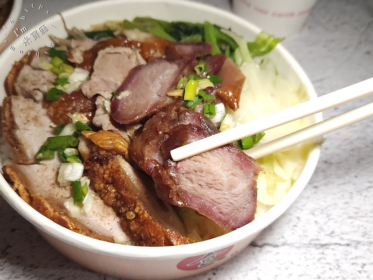 吳記燒肉宵夜｜板橋美食，三寶飯肉量超有誠意！港式燒鴨、脆皮燒肉、外帶便當一次滿足