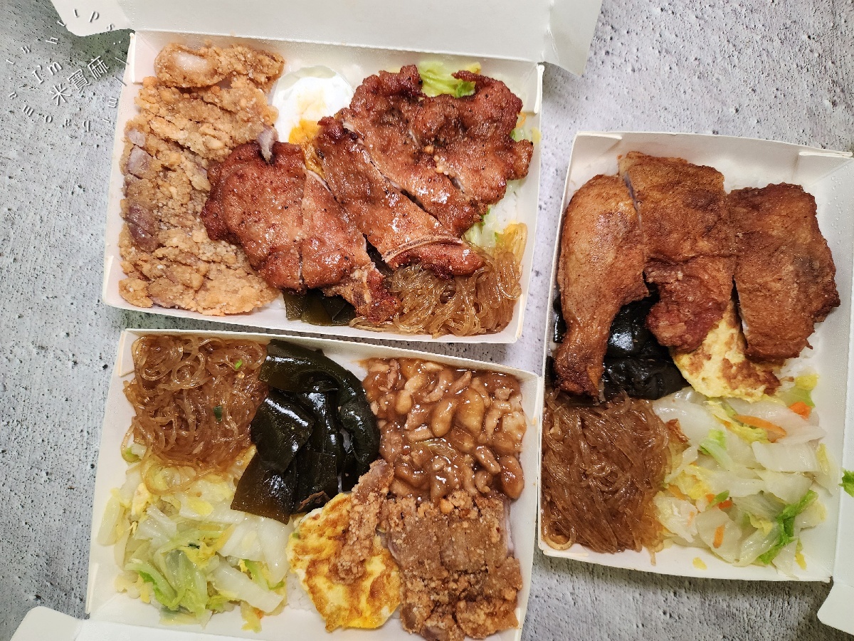 小肥便當｜南京三民站排隊便當推薦！雞腿飯、排骨飯、東坡肉飯人氣必點，雙拼加肉更滿足