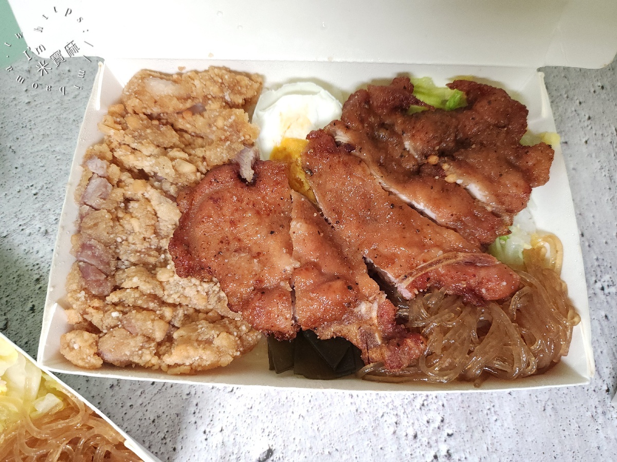 小肥便當｜南京三民站排隊便當推薦！雞腿飯、排骨飯、東坡肉飯人氣必點，雙拼加肉更滿足