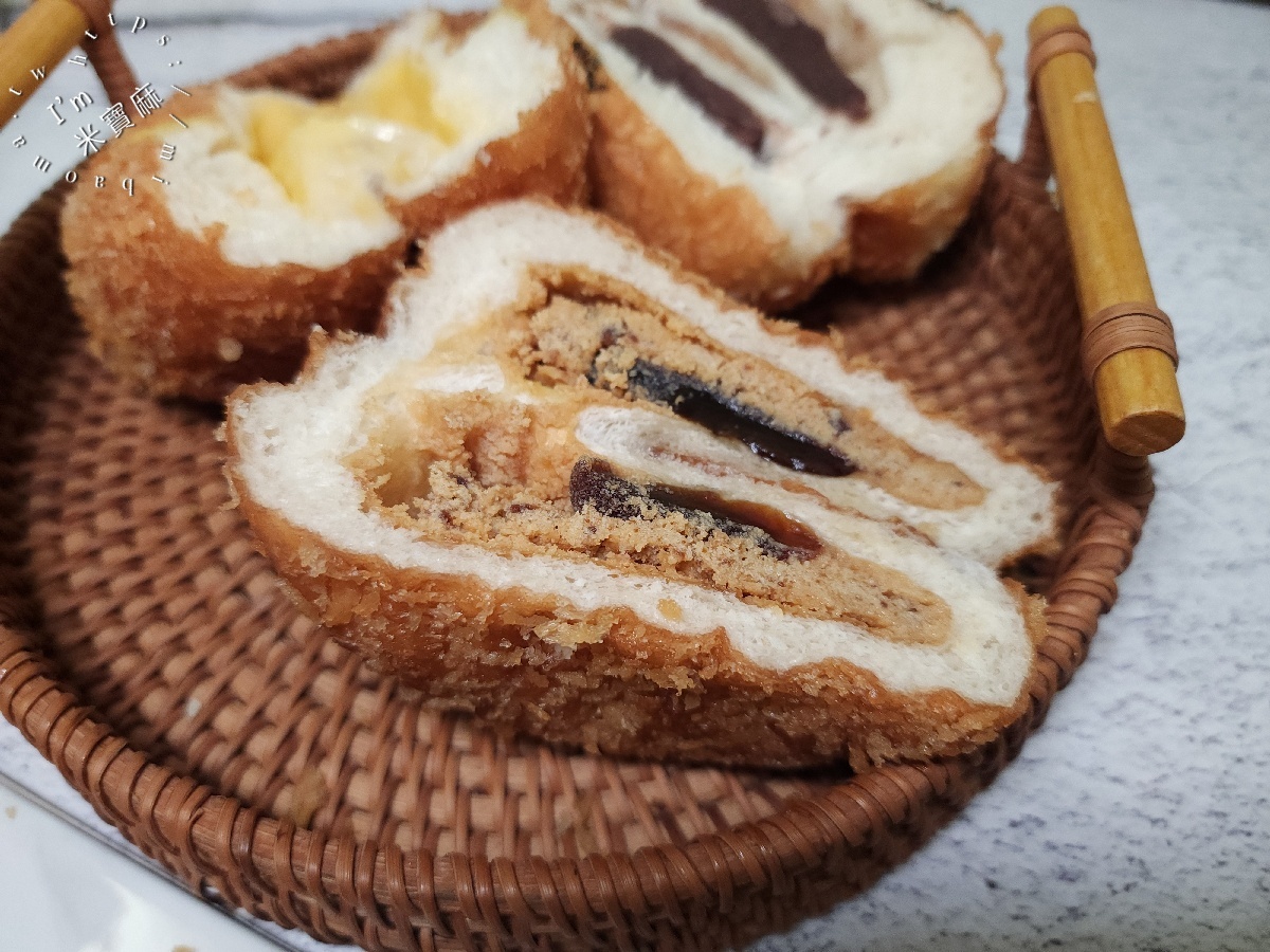 金圈脆皮甜甜圈｜萬華美食，艋舺大道超人氣脆皮甜甜圈，鮮奶甜甜圈、明太子棒、沙拉船一次滿足！