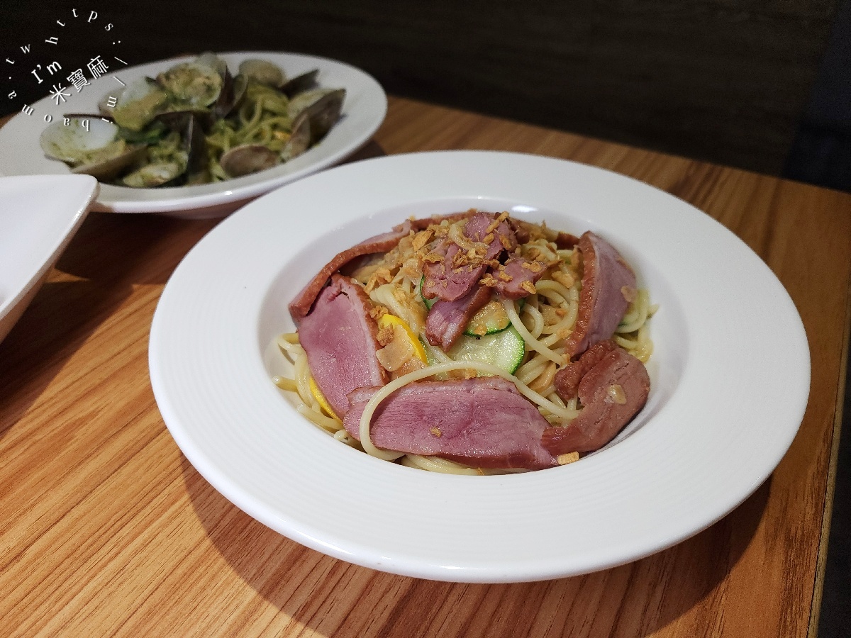 巧藝麵坊義式料理｜中和廟口美食，青醬蛤蠣麵、蒜味煙燻鴨胸麵，平價義大利麵推薦