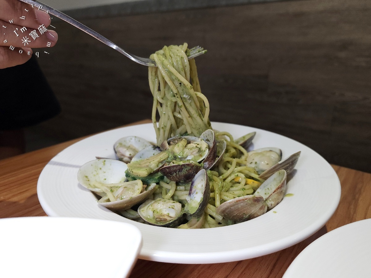巧藝麵坊義式料理｜中和廟口美食，青醬蛤蠣麵、蒜味煙燻鴨胸麵，平價義大利麵推薦