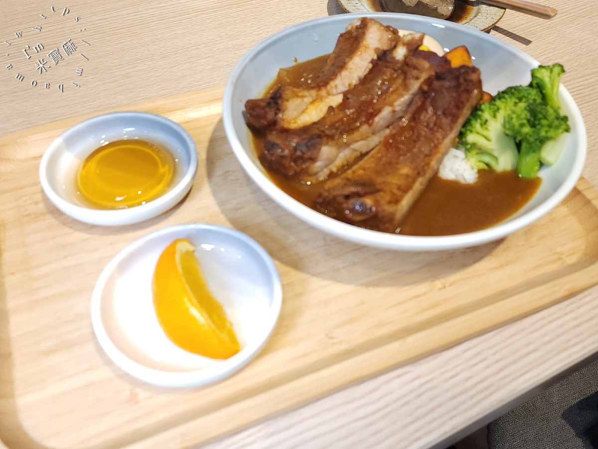 任風咖哩｜板橋美食，柳丁熬煮特色咖哩、免費續飯續醬