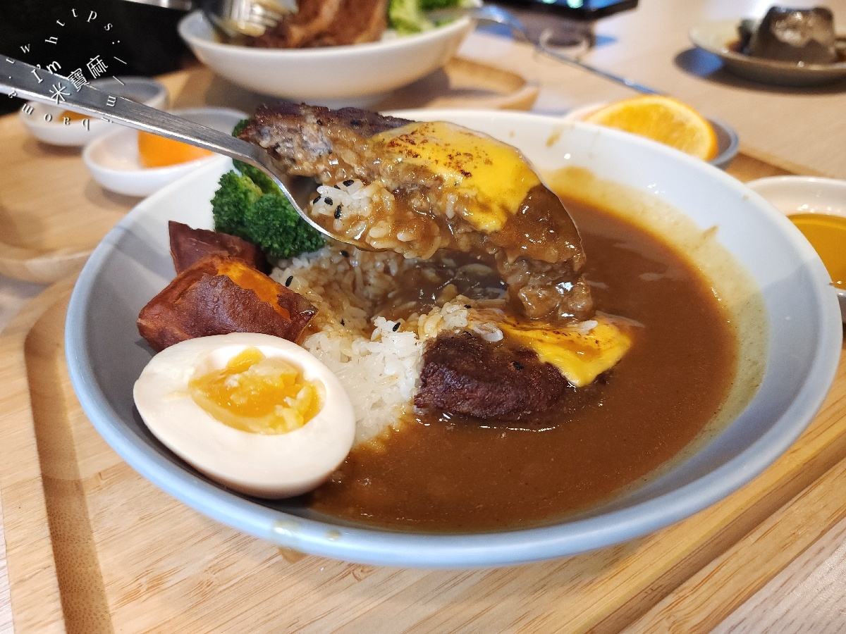 任風咖哩｜板橋美食，柳丁熬煮特色咖哩、免費續飯續醬