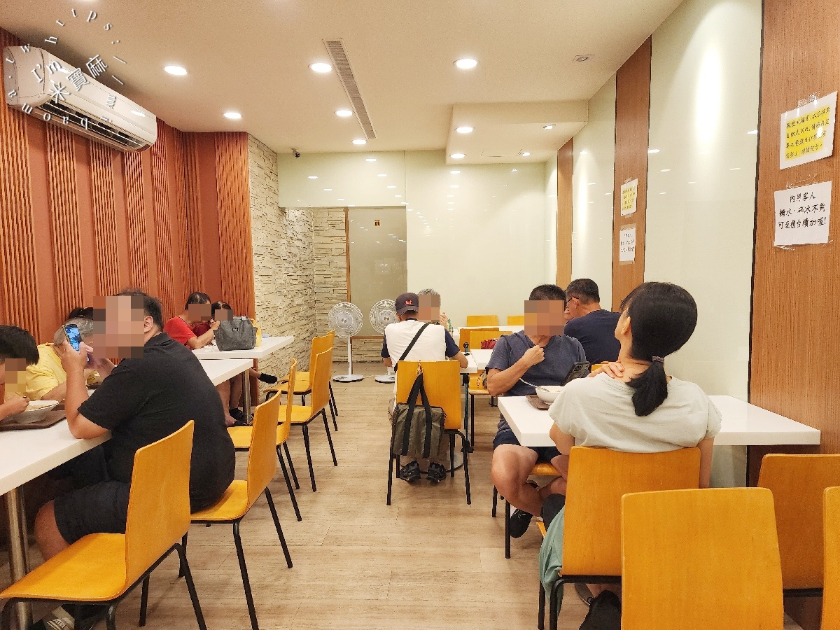 十分甜品冰品 板橋雙十店｜板橋冰品推薦，江子翠人氣豆花、剉冰、甜湯，配料超過20種、內用免費續冰續糖水