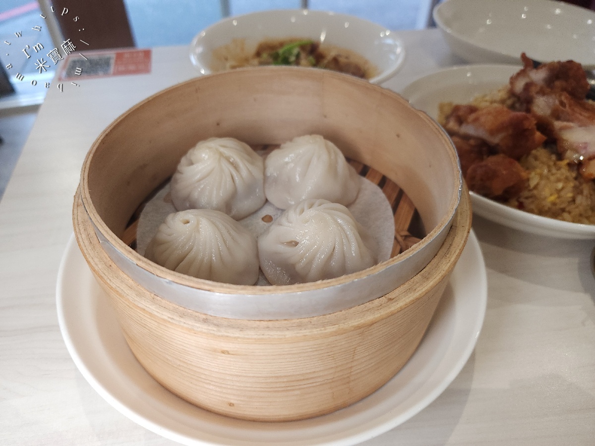 芯豐潮｜板橋美食，前鼎泰豐主廚坐鎮！花雕雞炒飯、排骨炒飯、小籠湯包都必吃