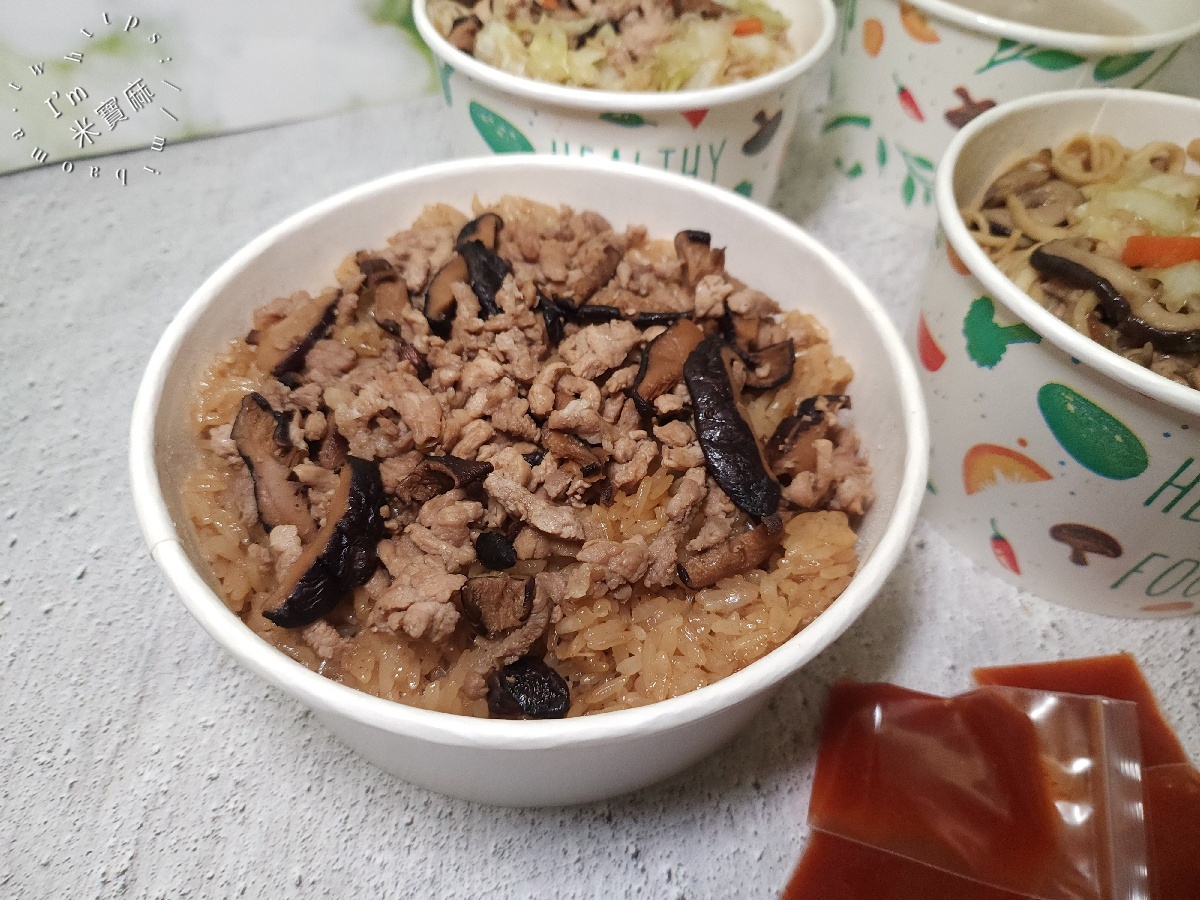 吃不吃油飯｜中和美食，油飯、炒米粉、炒麵一次滿足，LINE預訂外帶超方便