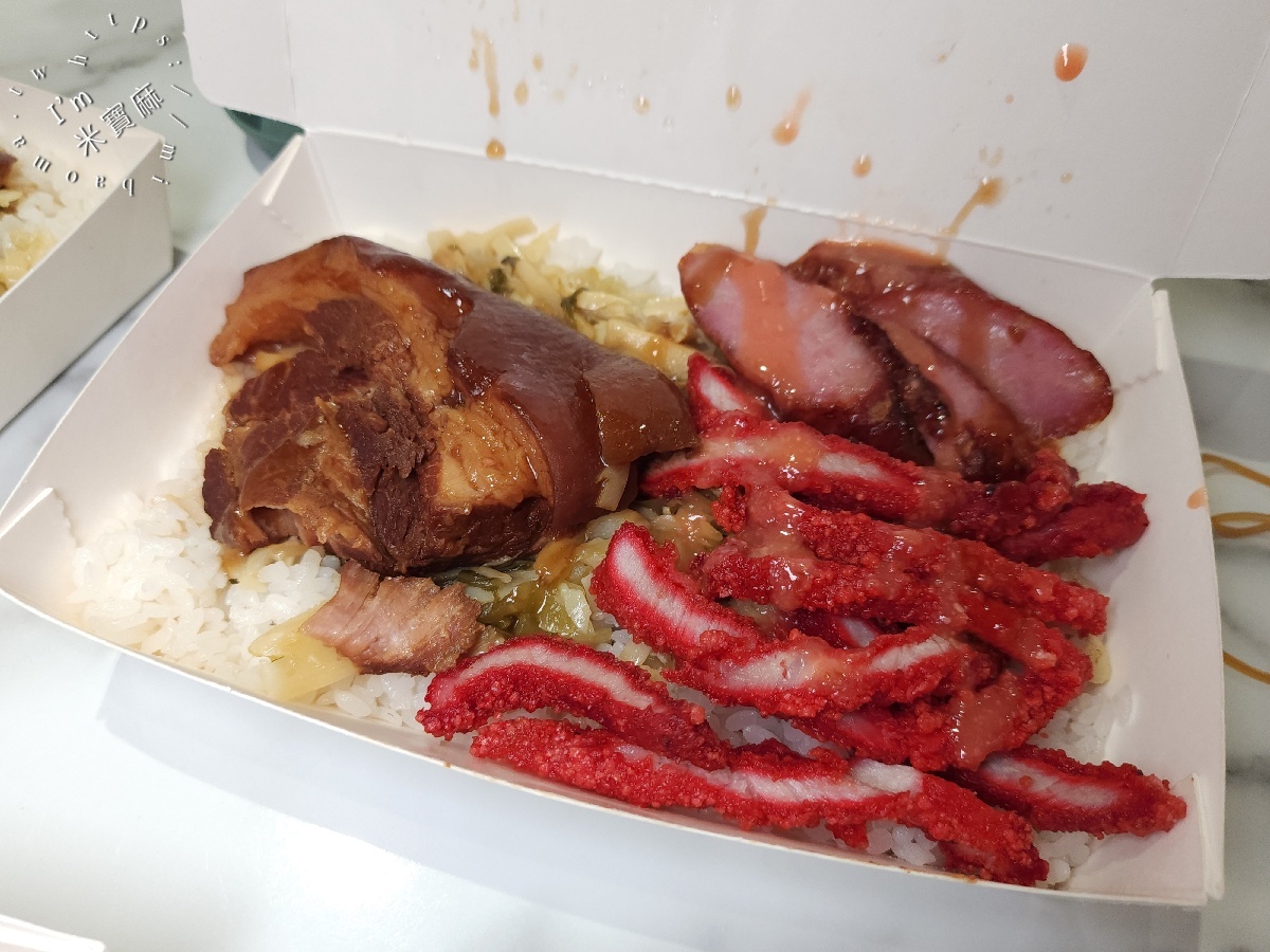 極黑家A Yi 腿庫飯｜樹林美食，腿庫、燒肉、香腸三拼超澎湃！俊英街人氣腿庫飯