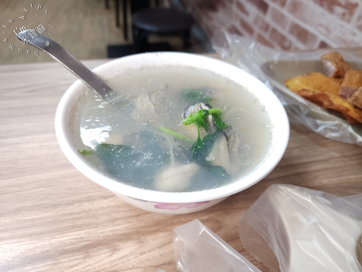 集美蚵嗲 ｜三重美食，現點現炸！招牌蚵嗲、蚵仔湯必吃，菜寮站人氣炸物小吃