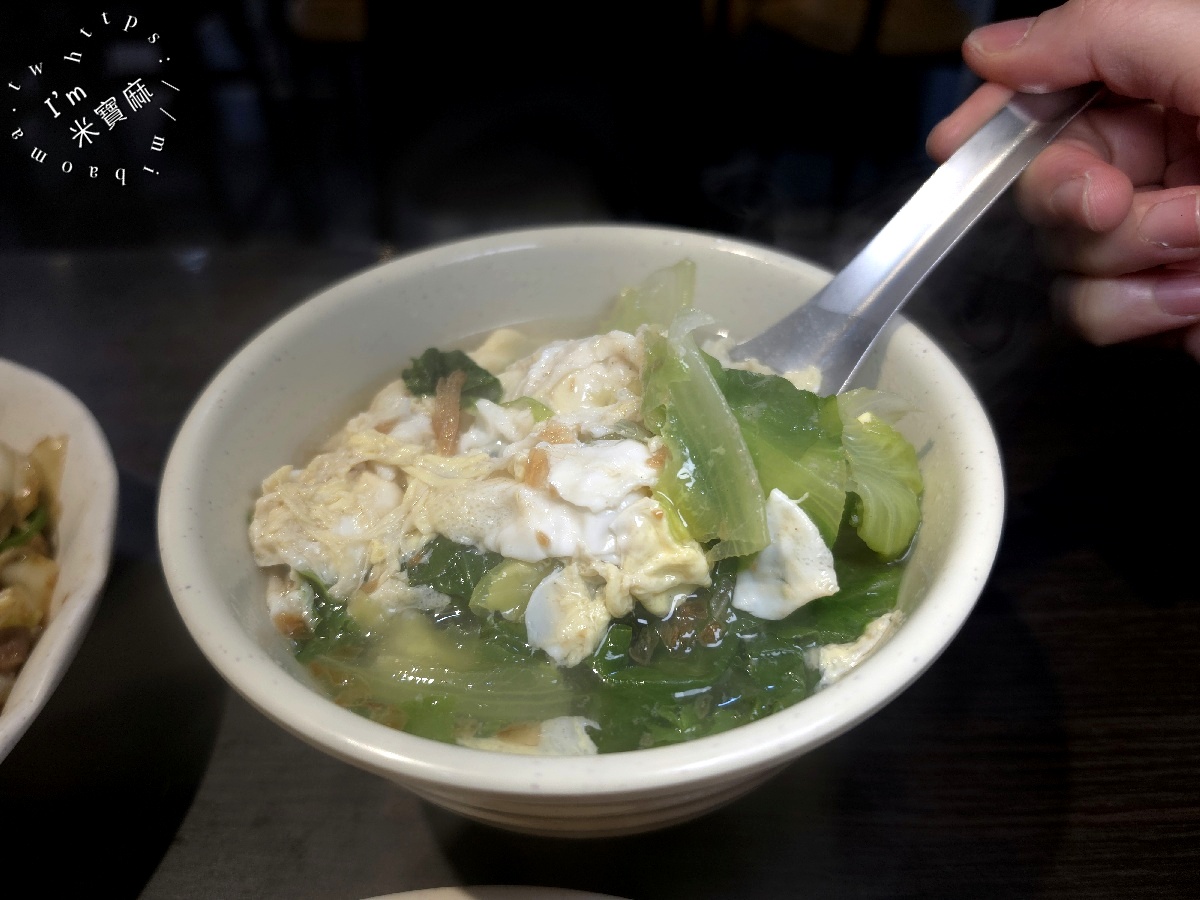 隆炒飯大王｜板橋美食，平價又大份量的炒飯、炒麵、熱炒，萬板路在地人氣小吃