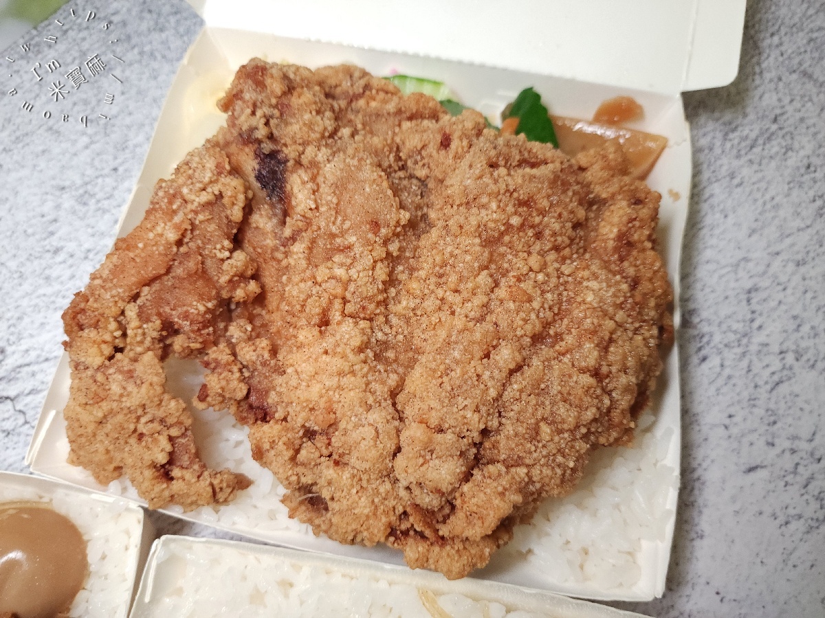 仁愛池上便當｜中和興南夜市美食，排骨飯、雞腿飯、雞排飯，高 CP 值便當推薦