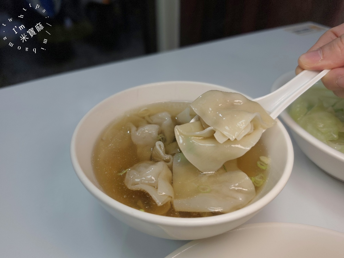 雙龍炒飯｜板橋美食，前鼎泰豐主廚掌勺，排骨蛋炒飯、沙茶蝦仁炒麵一次吃