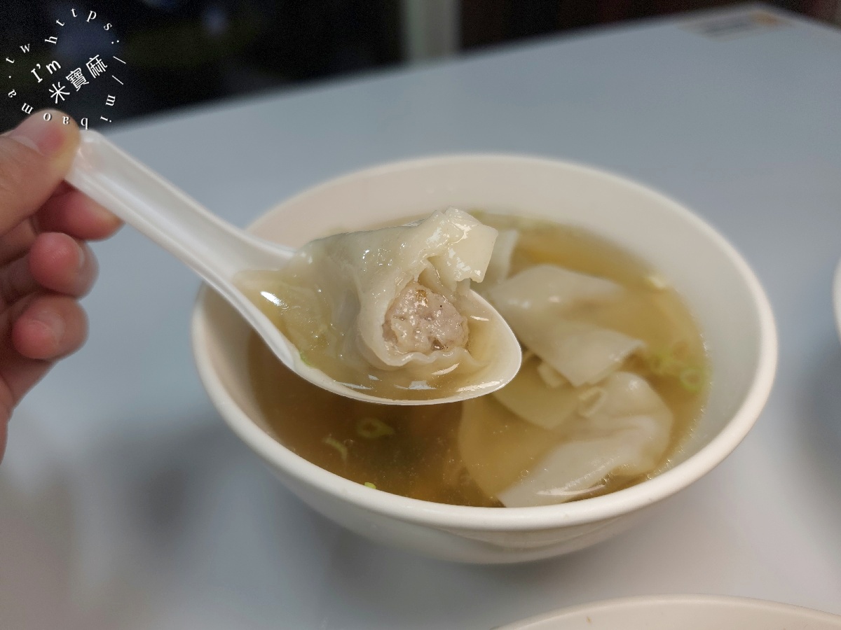雙龍炒飯｜板橋美食，前鼎泰豐主廚掌勺，排骨蛋炒飯、沙茶蝦仁炒麵一次吃