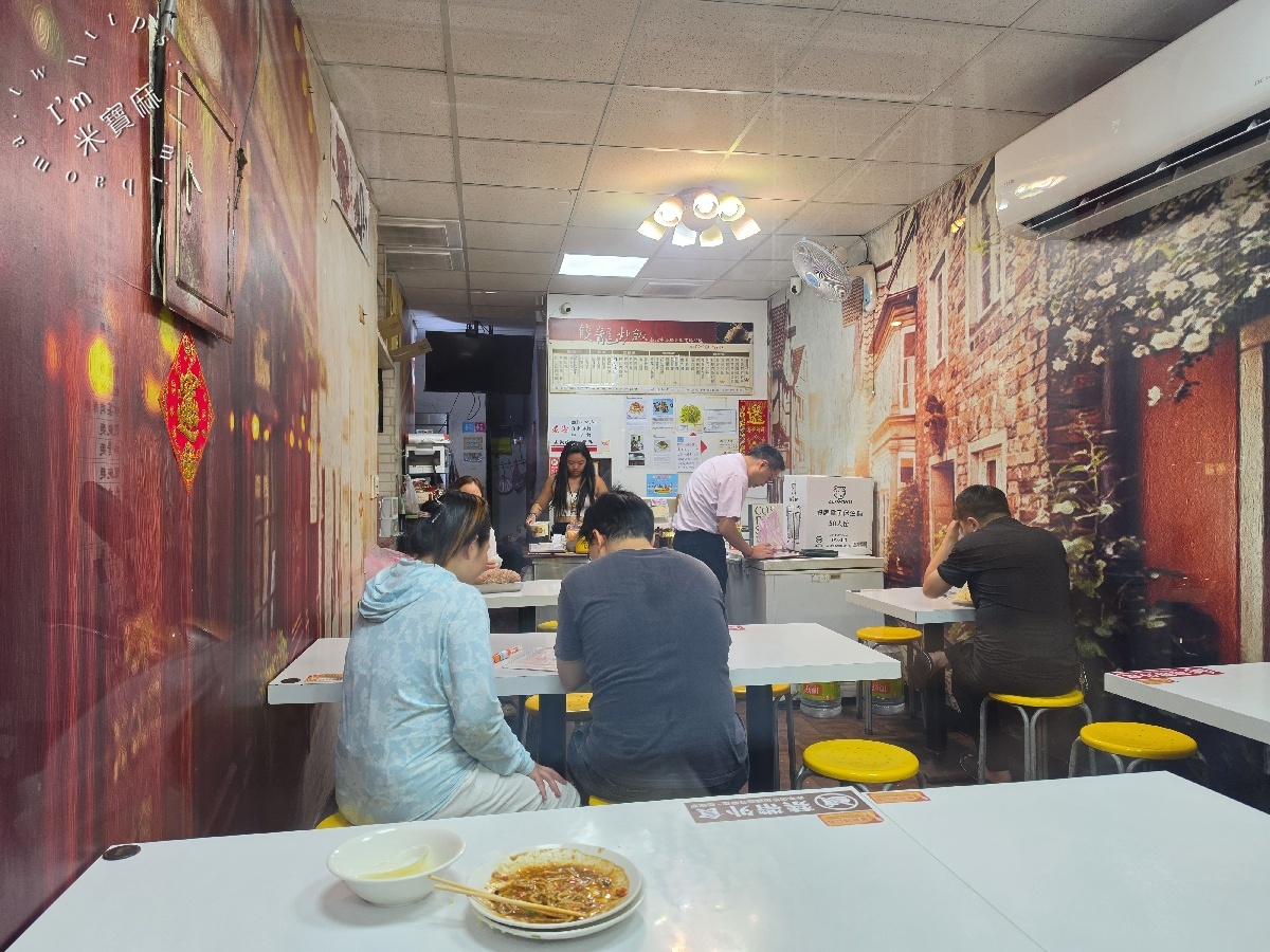 雙龍炒飯｜板橋美食，前鼎泰豐主廚掌勺，排骨蛋炒飯、沙茶蝦仁炒麵一次吃